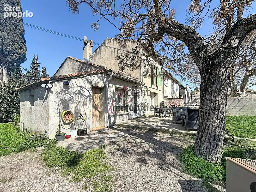 La Crau de Châteaurenard : Partie de Mas en campagne sur 712 m² de terrain. - photo 12