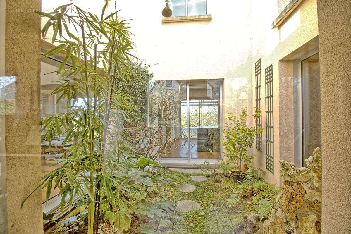 Maison à AVRILLE