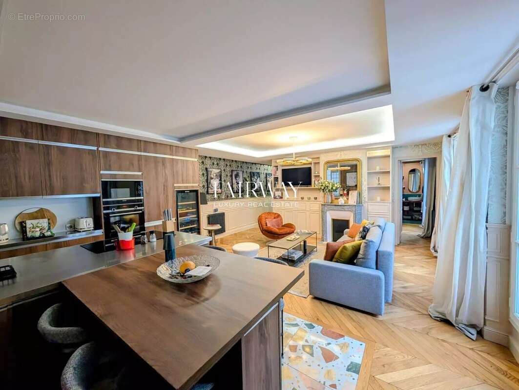 Appartement à PARIS-8E