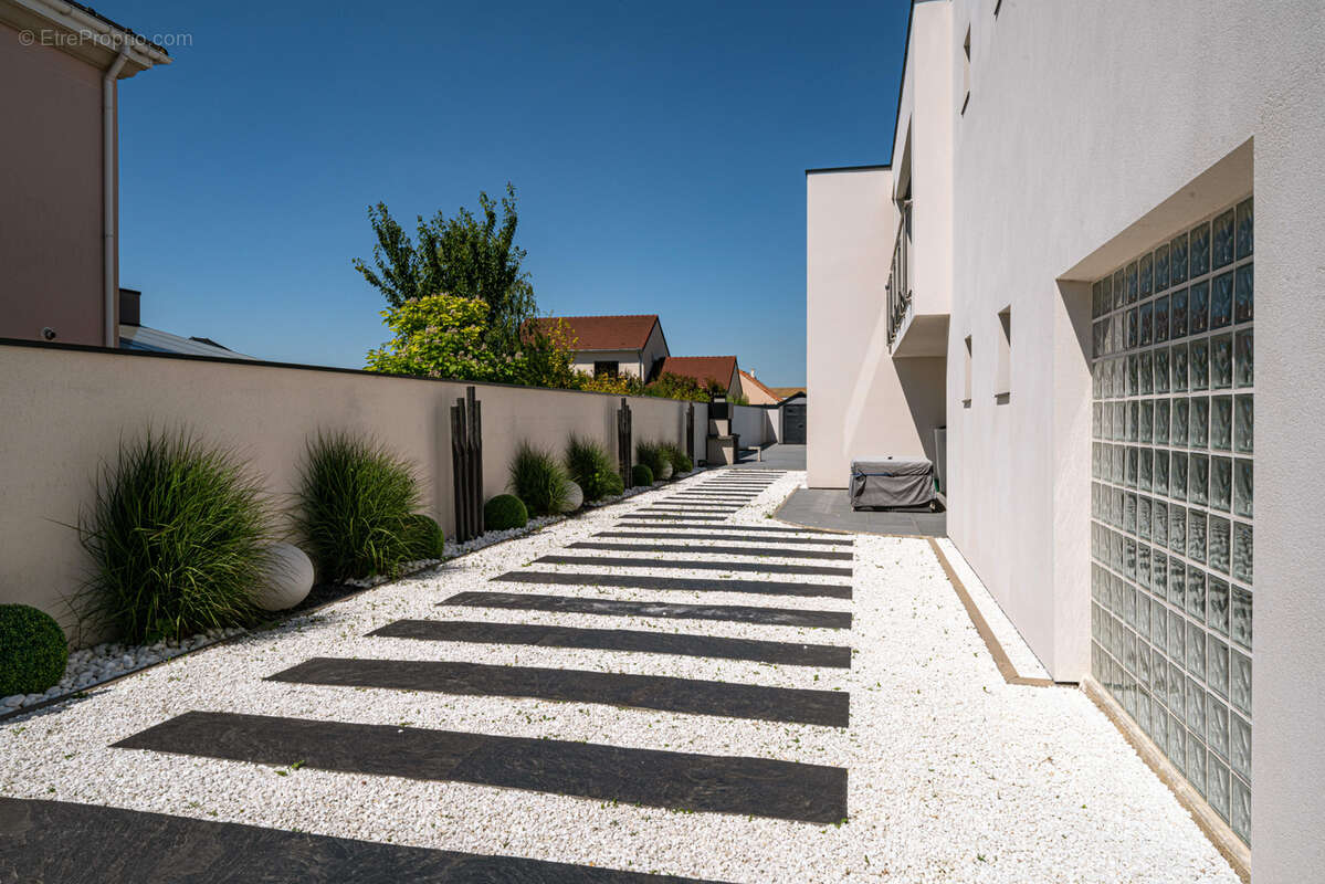 Maison à ISLES-SUR-SUIPPE