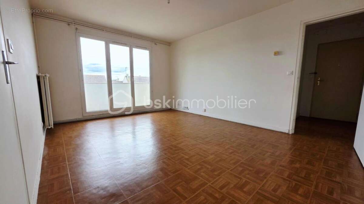 Appartement à LE PLESSIS-BELLEVILLE