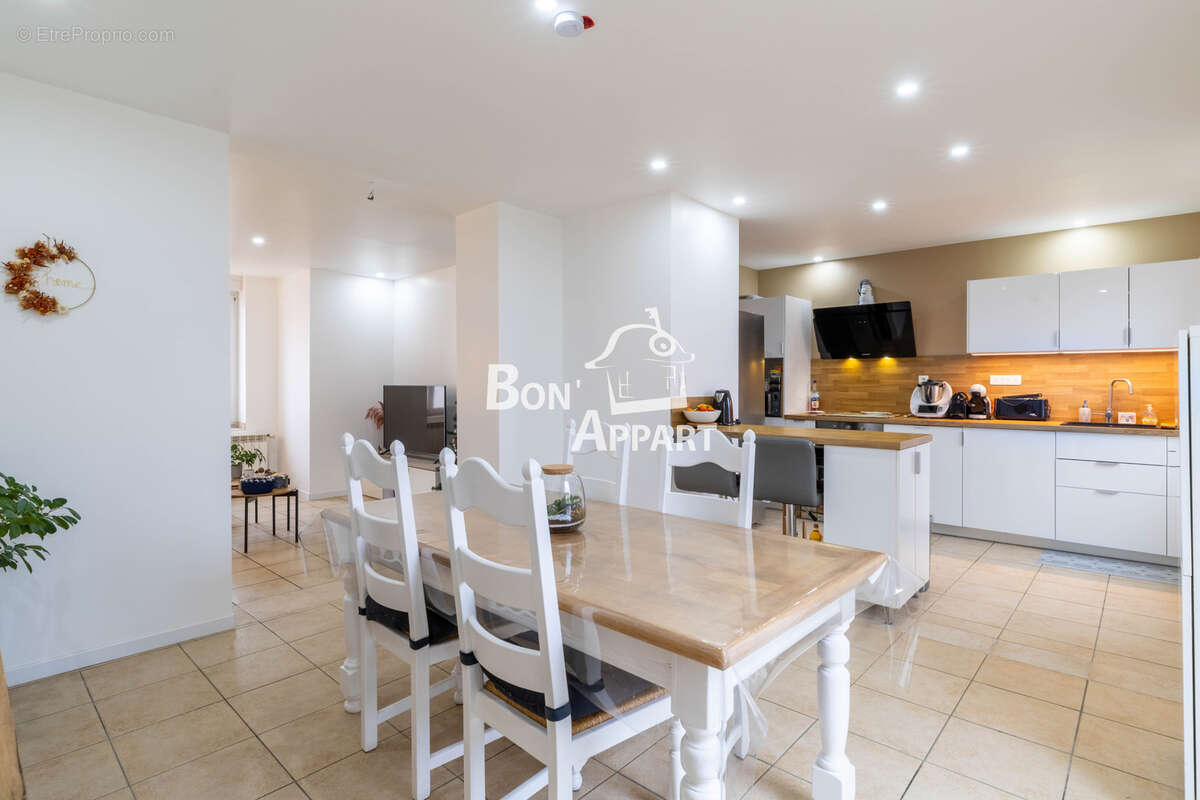 Appartement à MONTOIS-LA-MONTAGNE