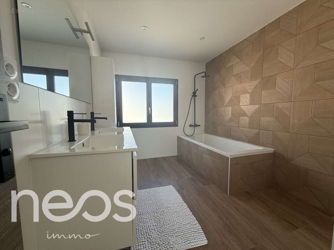 Maison à SAINT-JULIEN