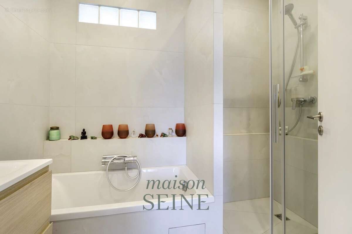 Appartement à NEUILLY-SUR-SEINE