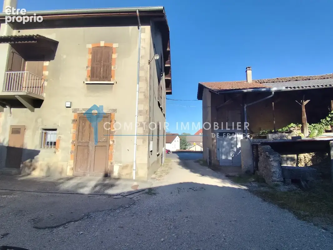 Ensemble immobilier à rénover au centre de Montferrat 38620 - photo 2