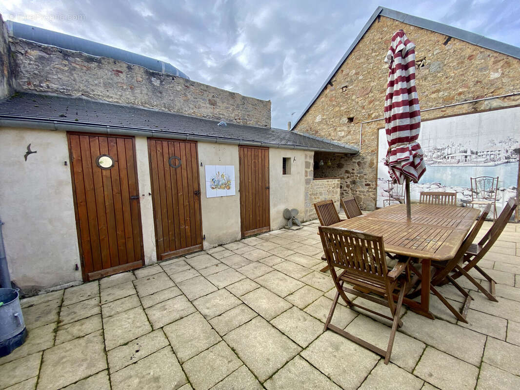 Appartement à MONTEBOURG