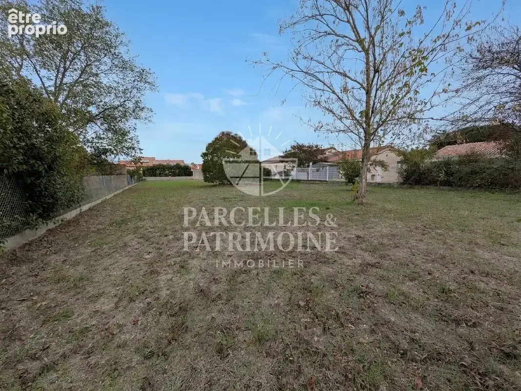 Terrain de 1 072m² en seconde ligne proche commodités - photo 1