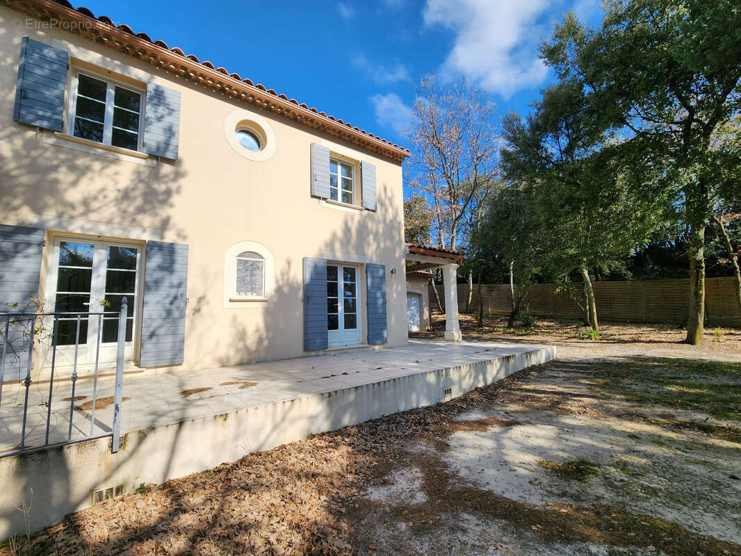 Maison à MERINDOL-LES-OLIVIERS