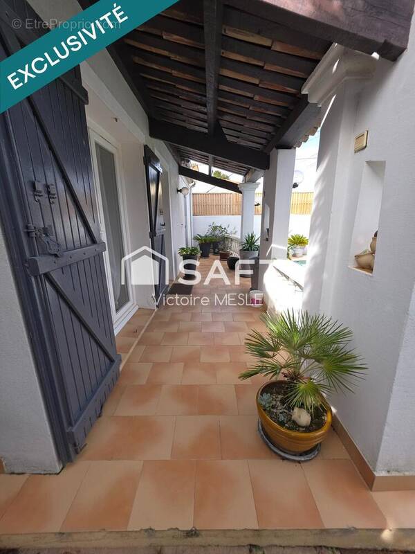 Photo 1 - Maison à SAINT-MITRE-LES-REMPARTS