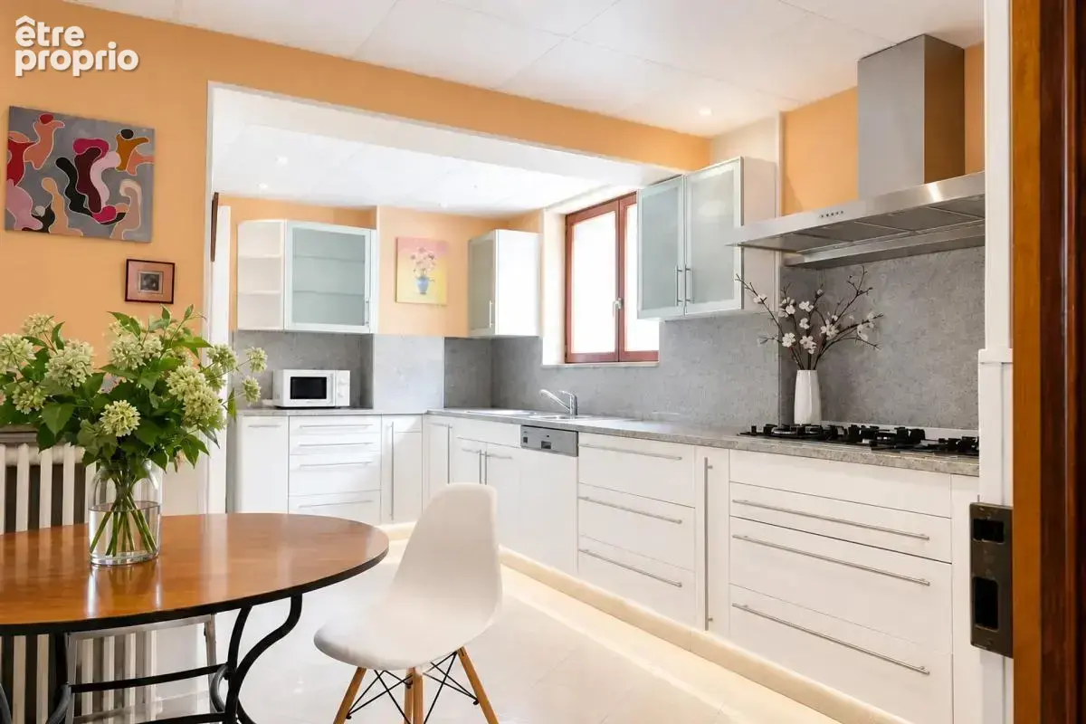 Maison de 8 pièces de 235 m² à Brunstatt-Didenheim - photo 1