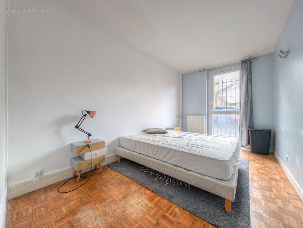 Appartement à LA GARENNE-COLOMBES