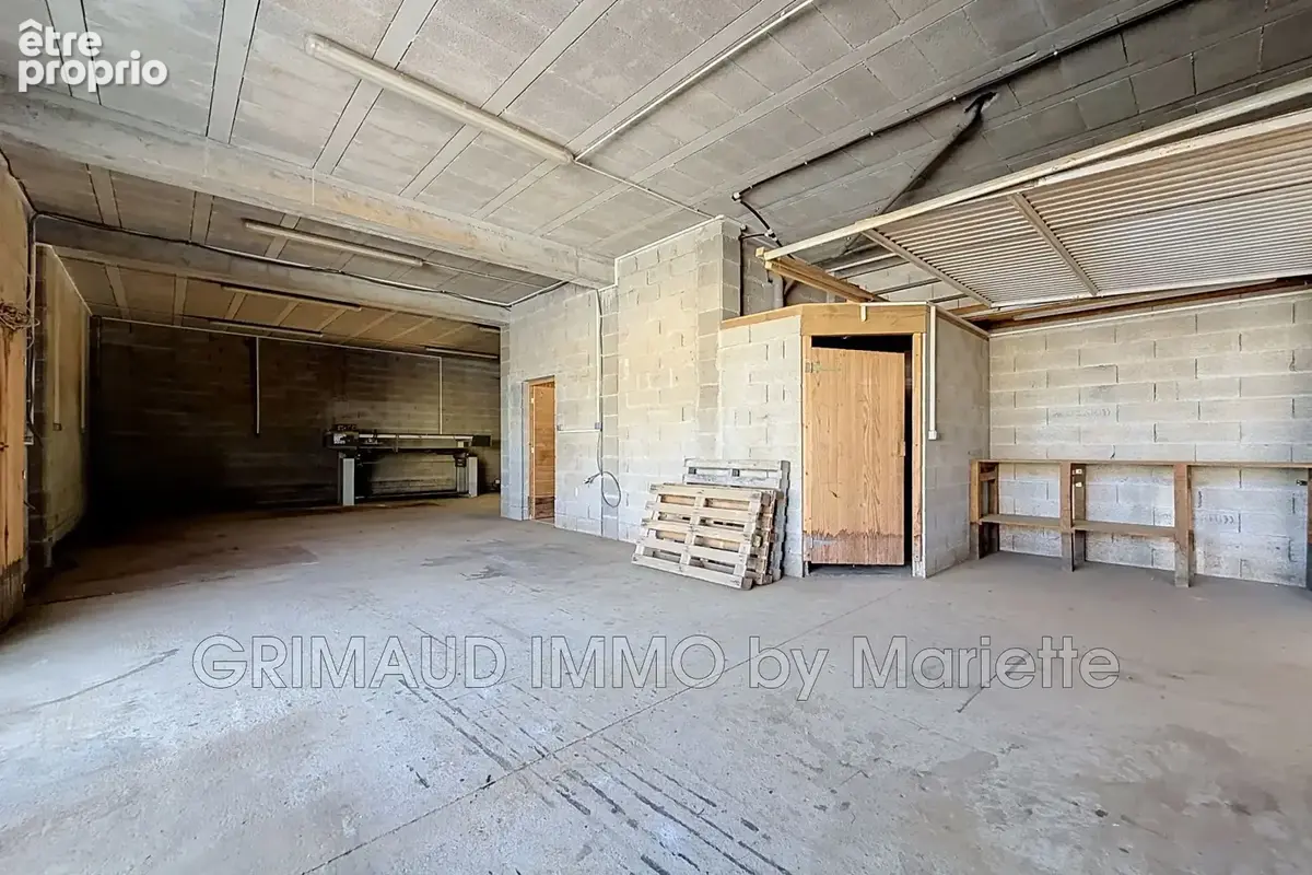 Maison 278 m² à La Mole  - photo 5