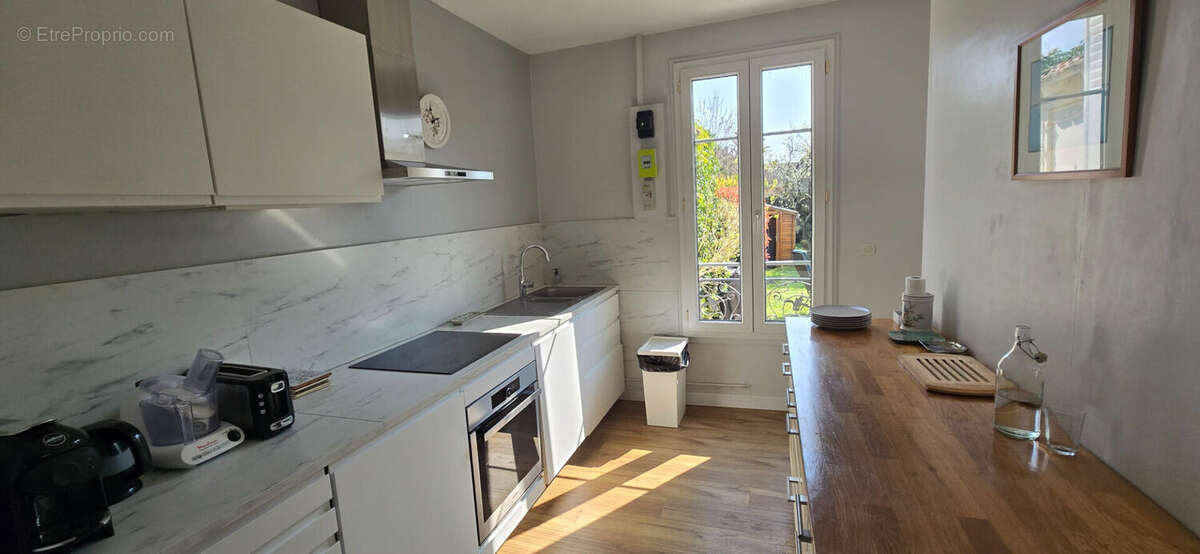Maison à LE MESNIL-LE-ROI