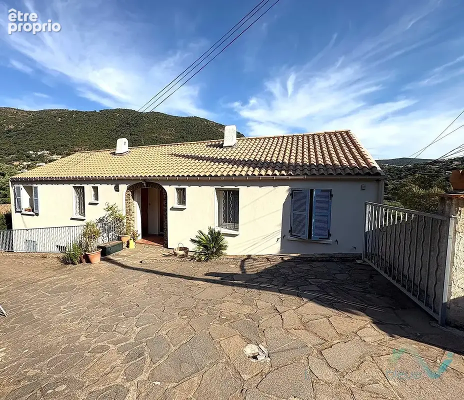 Photo Appartement à Cavalaire-Sur-Mer au prix de 225 750€