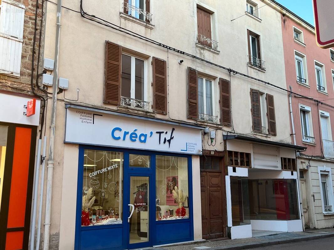 Appartement à COURS-LA-VILLE