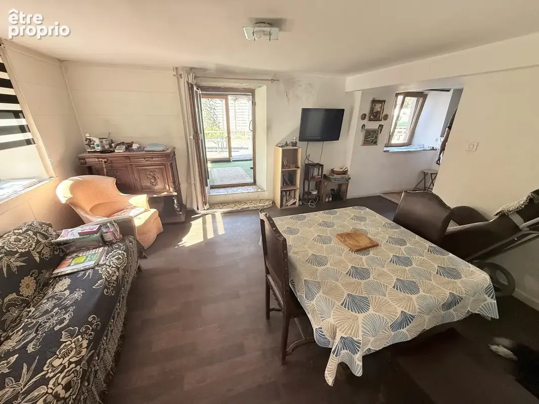 Poutay Immeuble 385m2 sur 9.40 ares avec 4 lots + jardin - photo 11