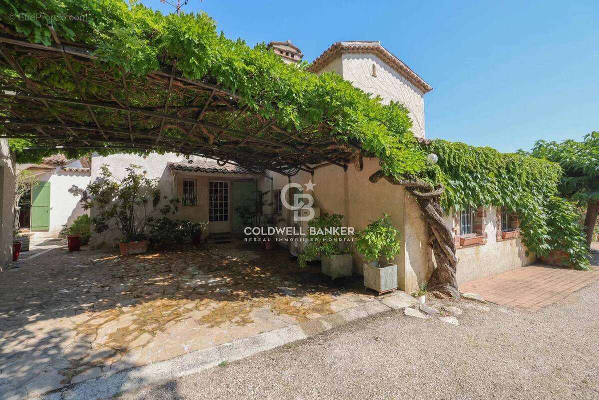 Maison à MOUGINS