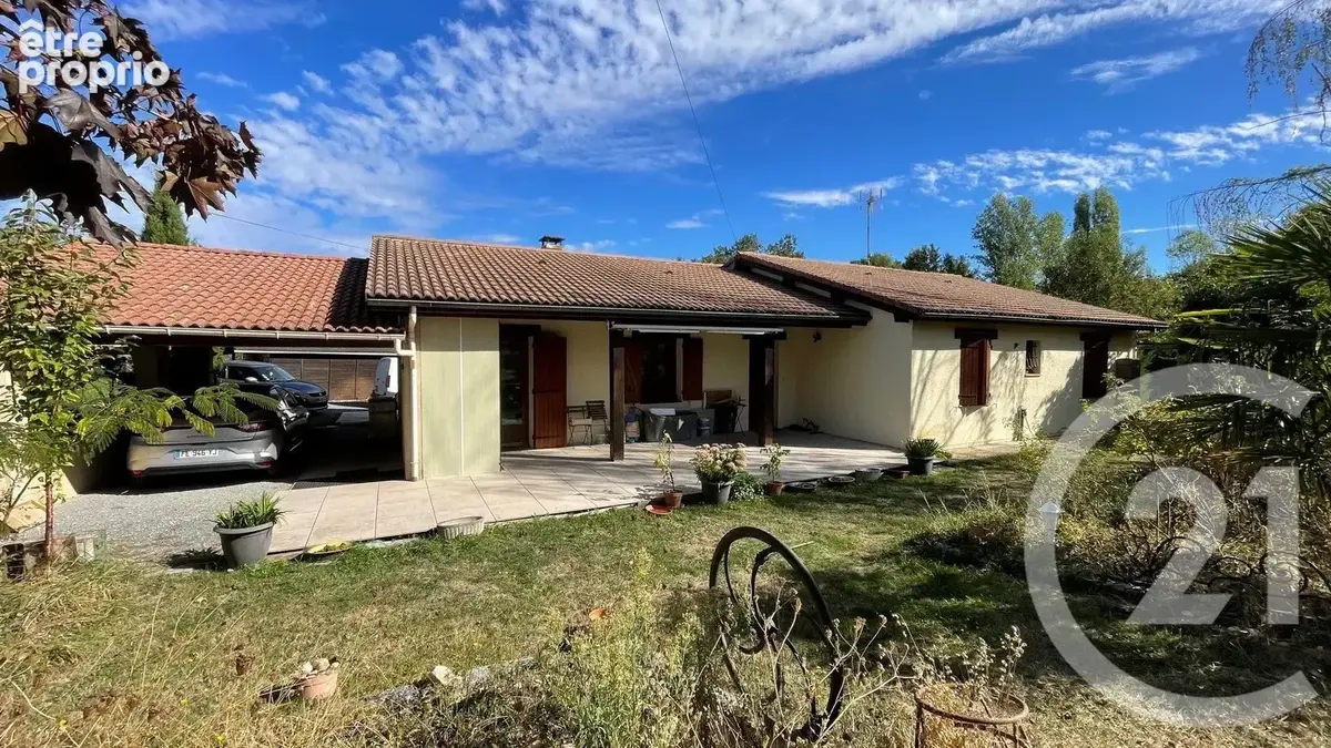 Photo Maison à Saint-Martin-De-Laye au prix de 222 000€