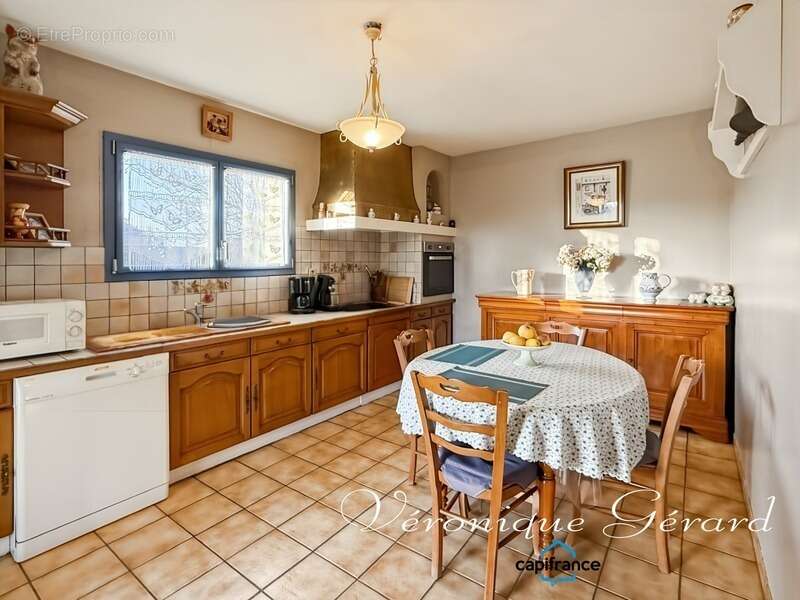 Maison de 134 m² de plain-pied, en pierre, sur plus de 5880 m² - photo 13