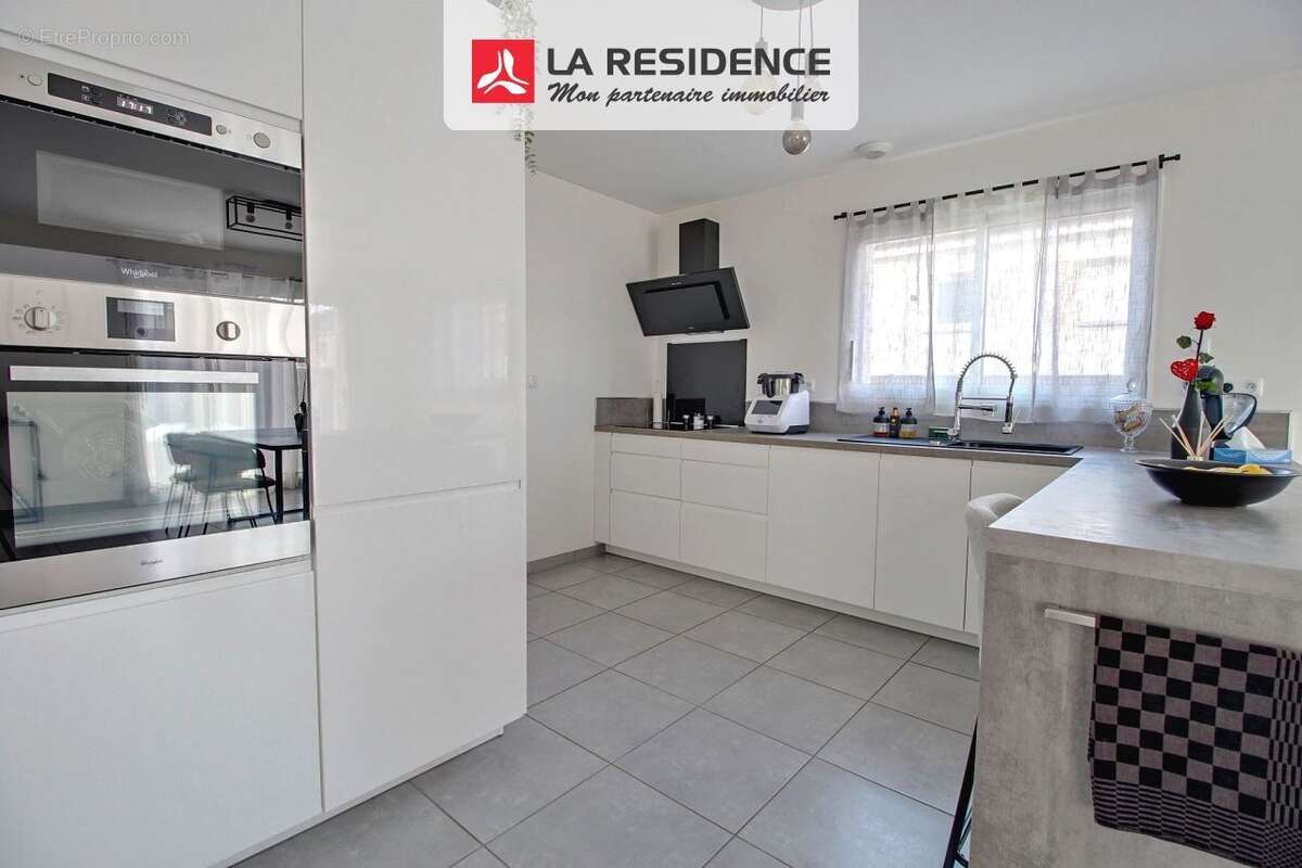 Maison à SAINT-ETIENNE-DU-ROUVRAY