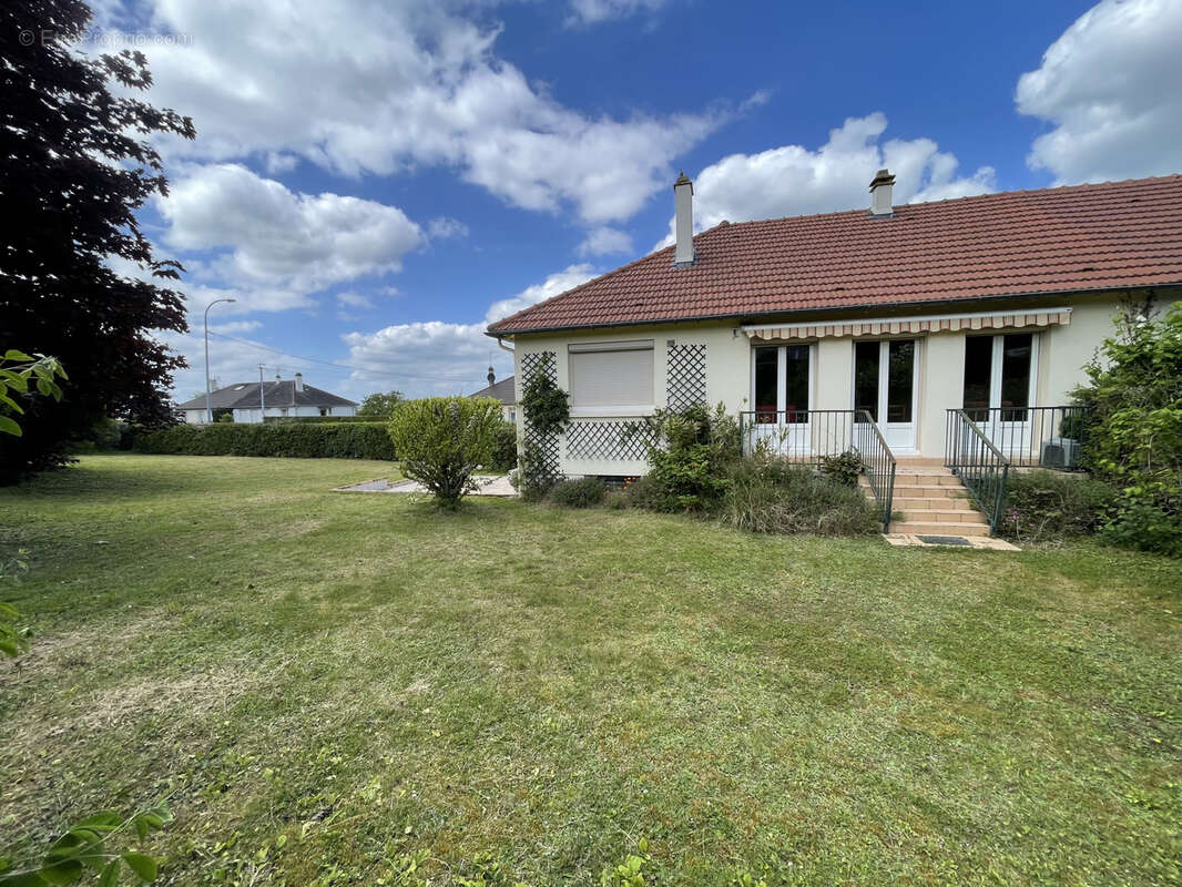 Maison à FRENEUSE