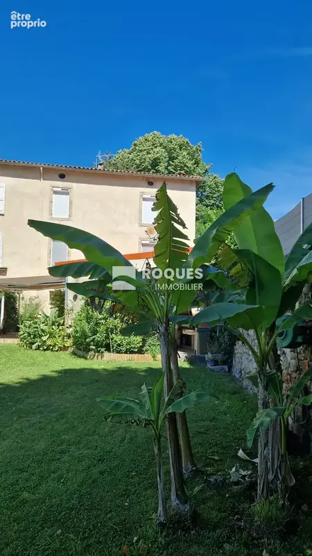 Lodève centre, maison de ville, sept pièces, 186 m2 habitables et jardin de 320 m2 - photo 5