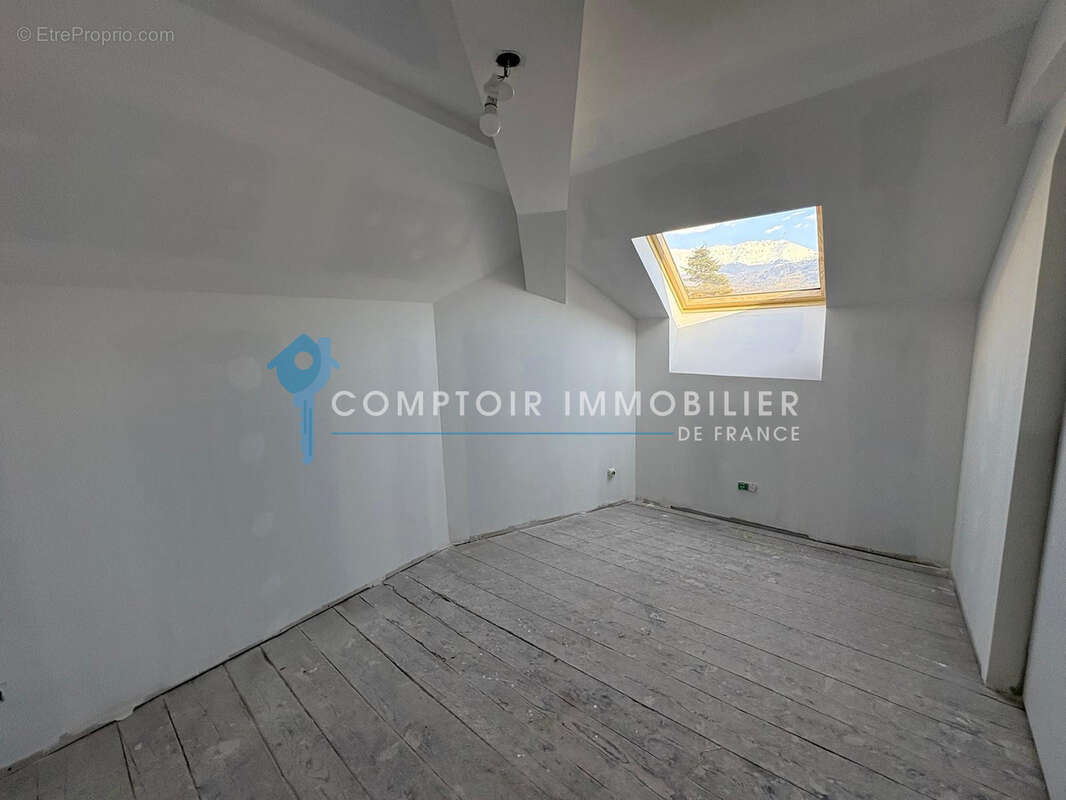 Appartement à CROLLES