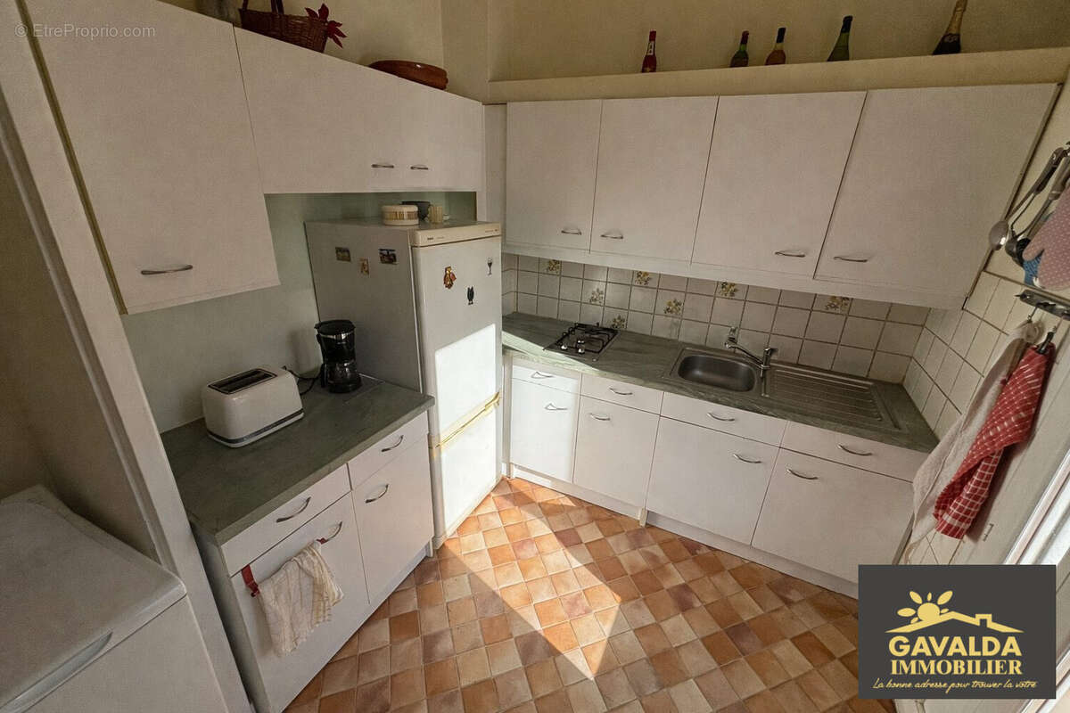 T3 : Cuisine  - Appartement à PERPIGNAN