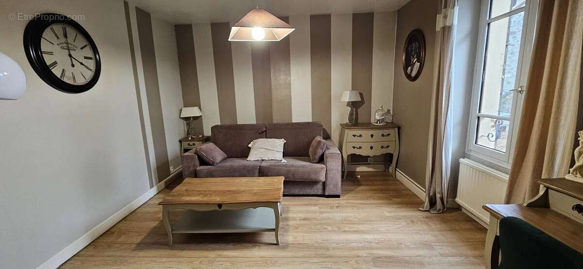 Appartement à DAMPIERRE-EN-YVELINES