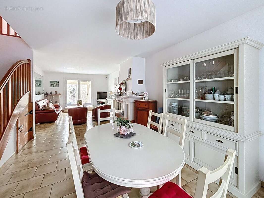 Coté salle à manger. - Maison à SACLAY