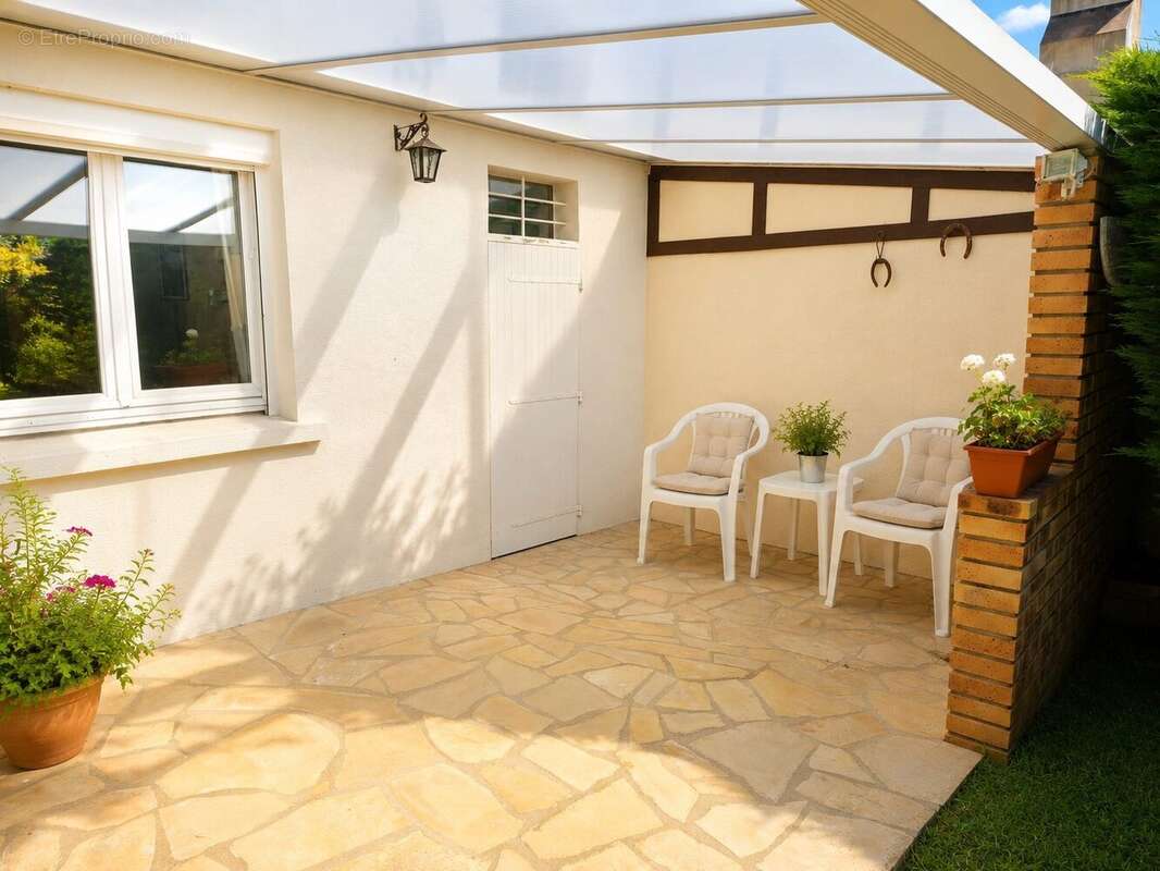 Maison à PLAISIR