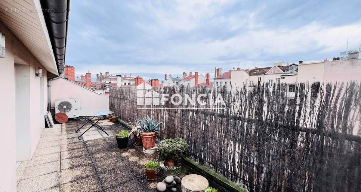 Appartement à LYON-6E