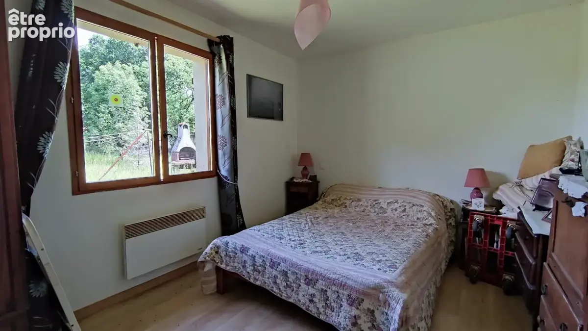 Maison contemporaine des années 80, avec un terrain clôturé de 3214 m2 - photo 9