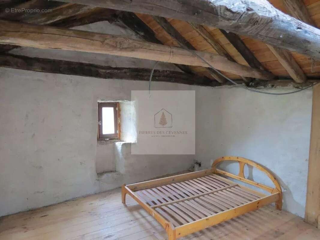 Maison à SAINT-GERMAIN-DE-CALBERTE