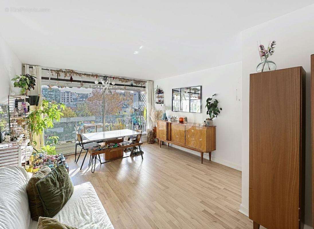 Appartement à PARIS-15E