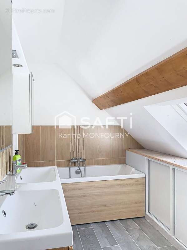 Maison 130 m² à Saint-Quentin  - photo 8