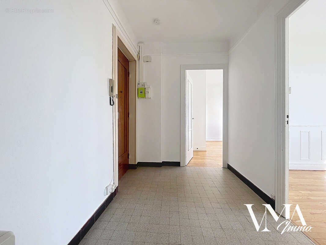 EXCLISIVITÉ / MONPLAISIR - Bel Appartement T3 de 62 m2 au 5ème étage avec ascenseur - photo 10