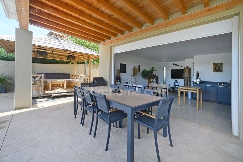 Maison à BAGNOLS-SUR-CEZE