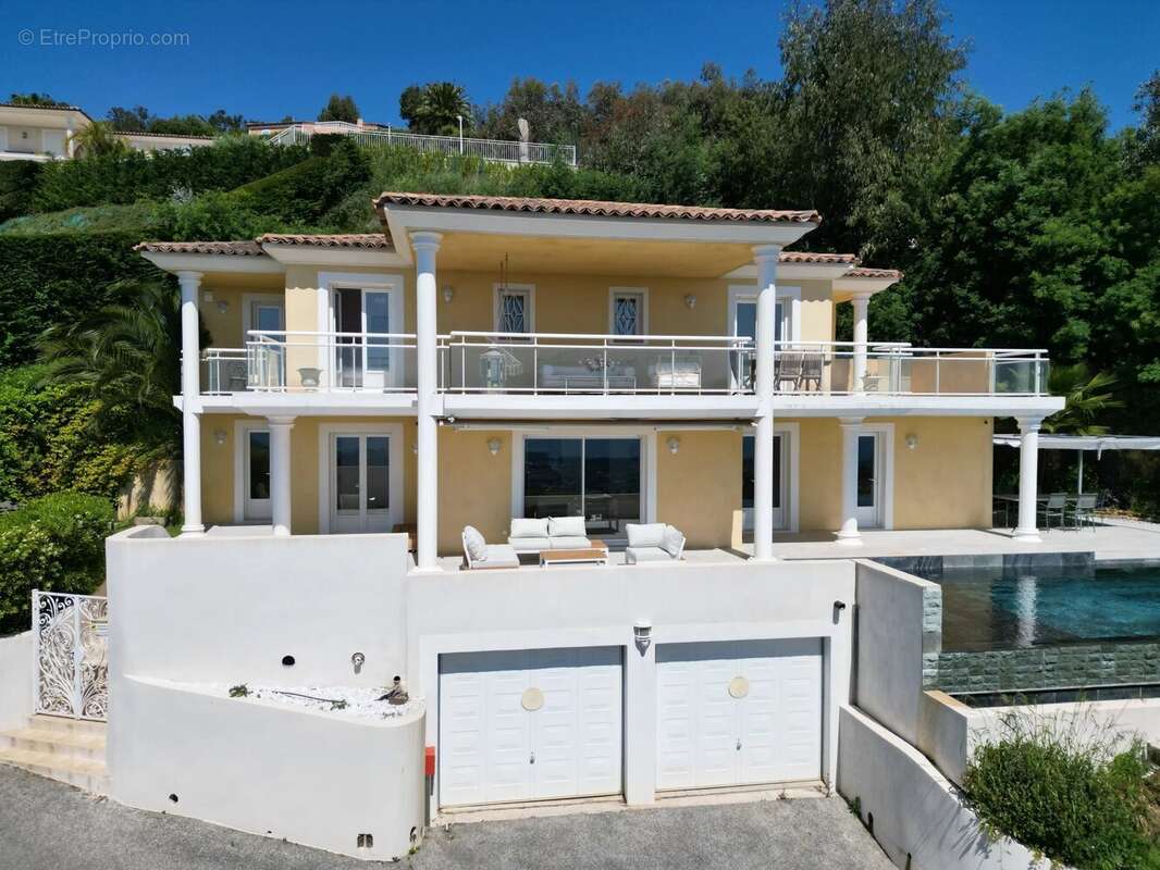 Maison à MANDELIEU-LA-NAPOULE