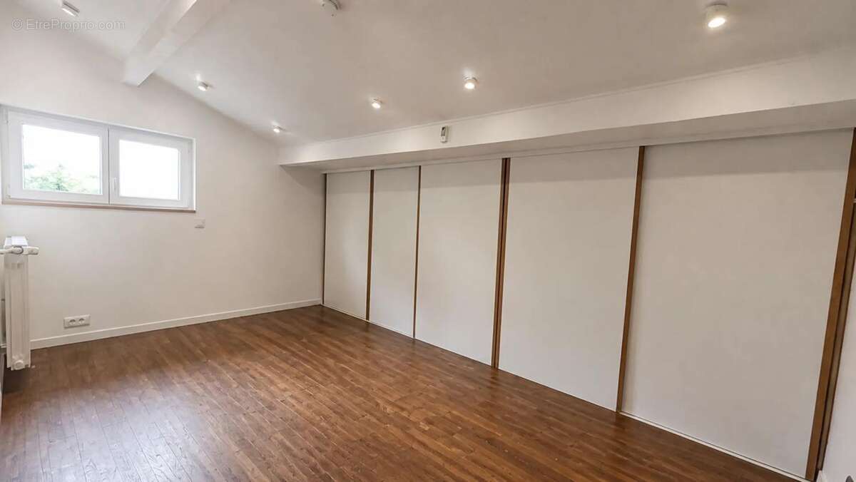Maison de 10 pièces de 258 m² à Bayonne - photo 13