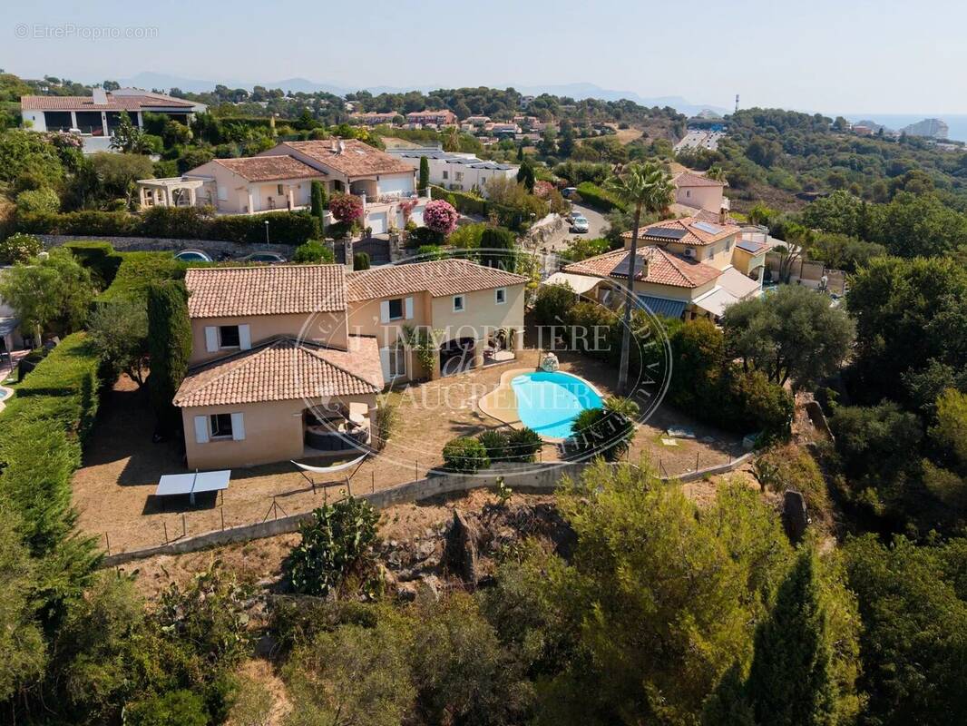 Maison à VILLENEUVE-LOUBET