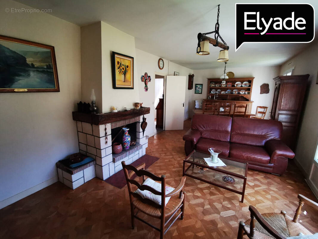 Maison à SAINT-MARCEL