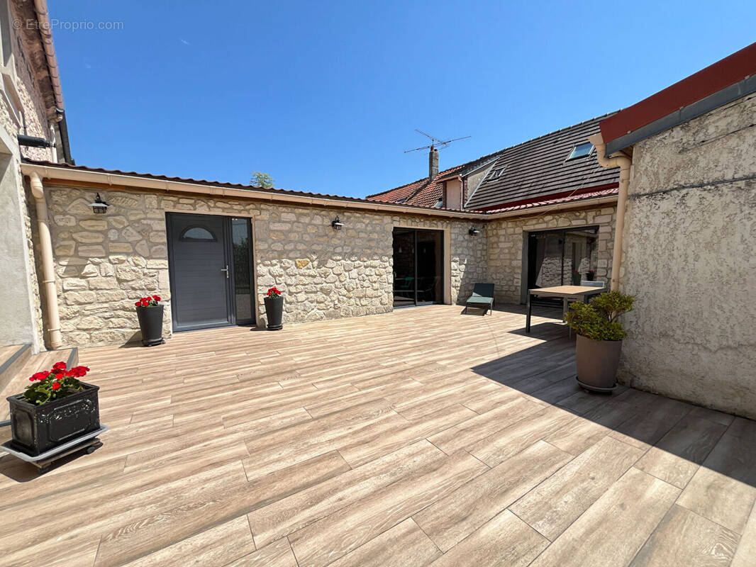 Maison à PONT-SAINTE-MAXENCE