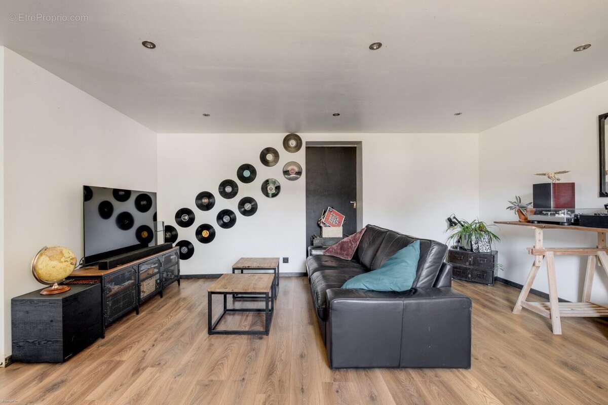 Maison 137 m² à Bonnevaux  - photo 7