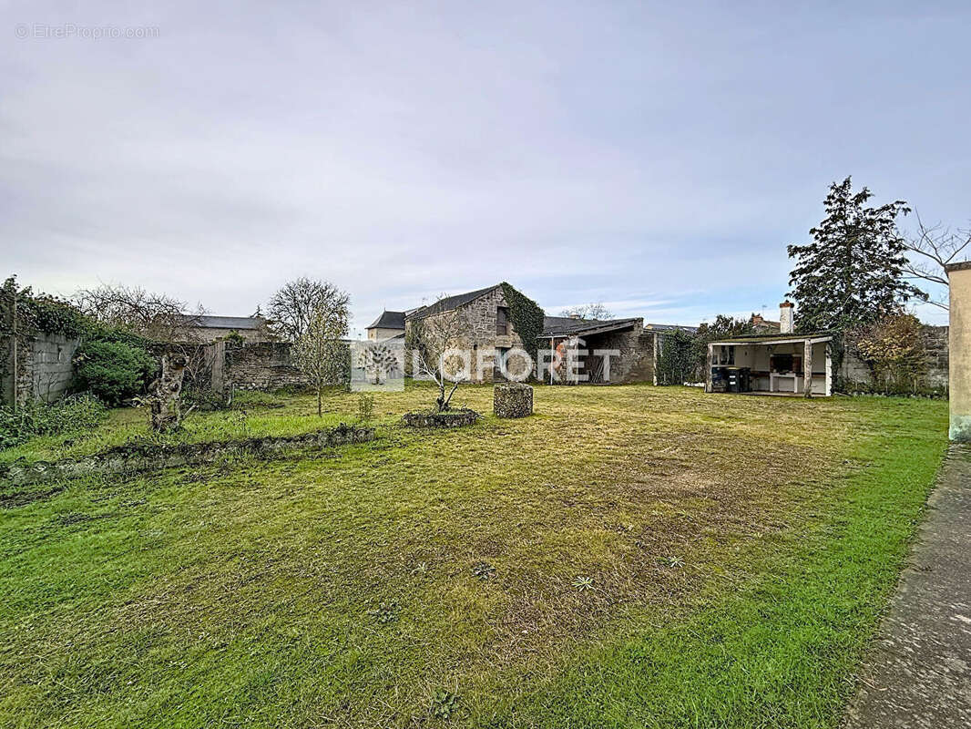 Maison à DOUE-LA-FONTAINE
