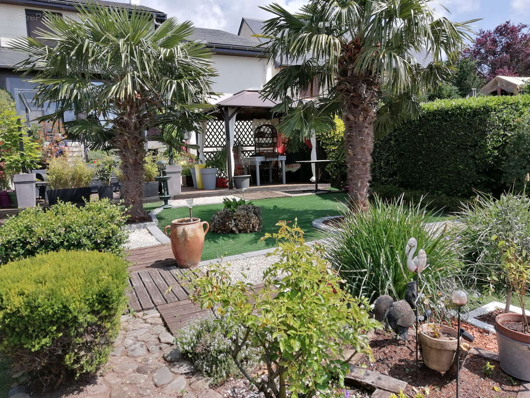 Maison à ONET-LE-CHATEAU