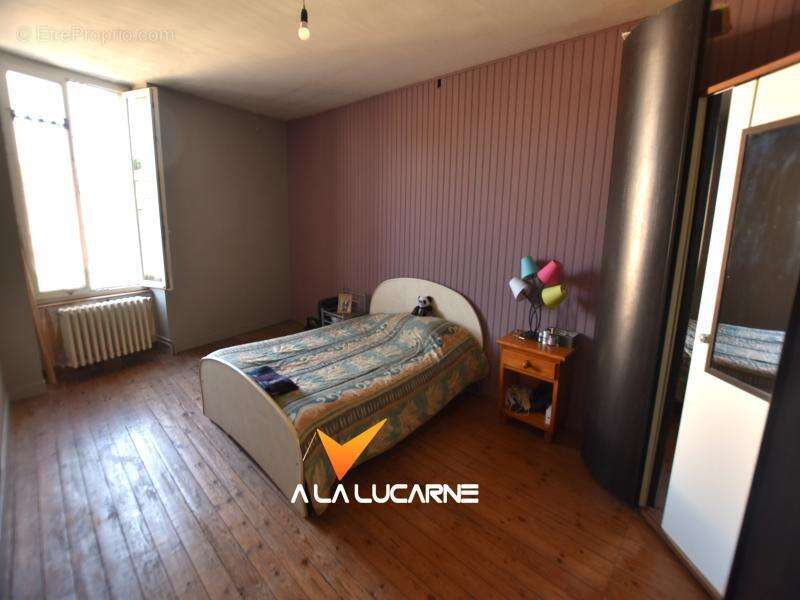 Maison à SAINT-PIERRE-DU-CHEMIN