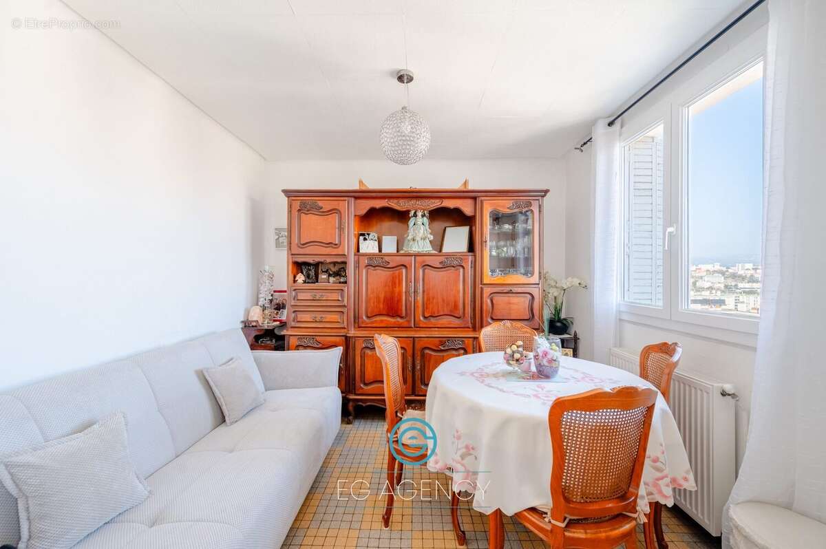 Appartement à MARSEILLE-14E