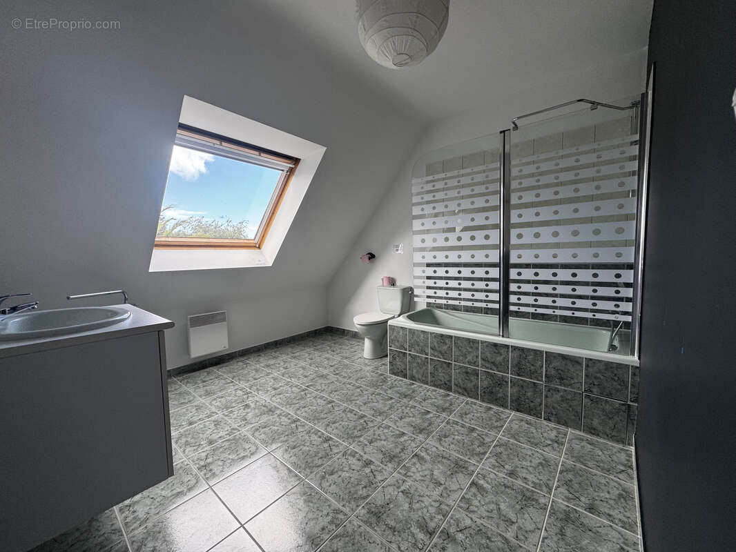 Maison familiale de 138 m2 sur terrain constructible de 1 913 m2 - photo 18