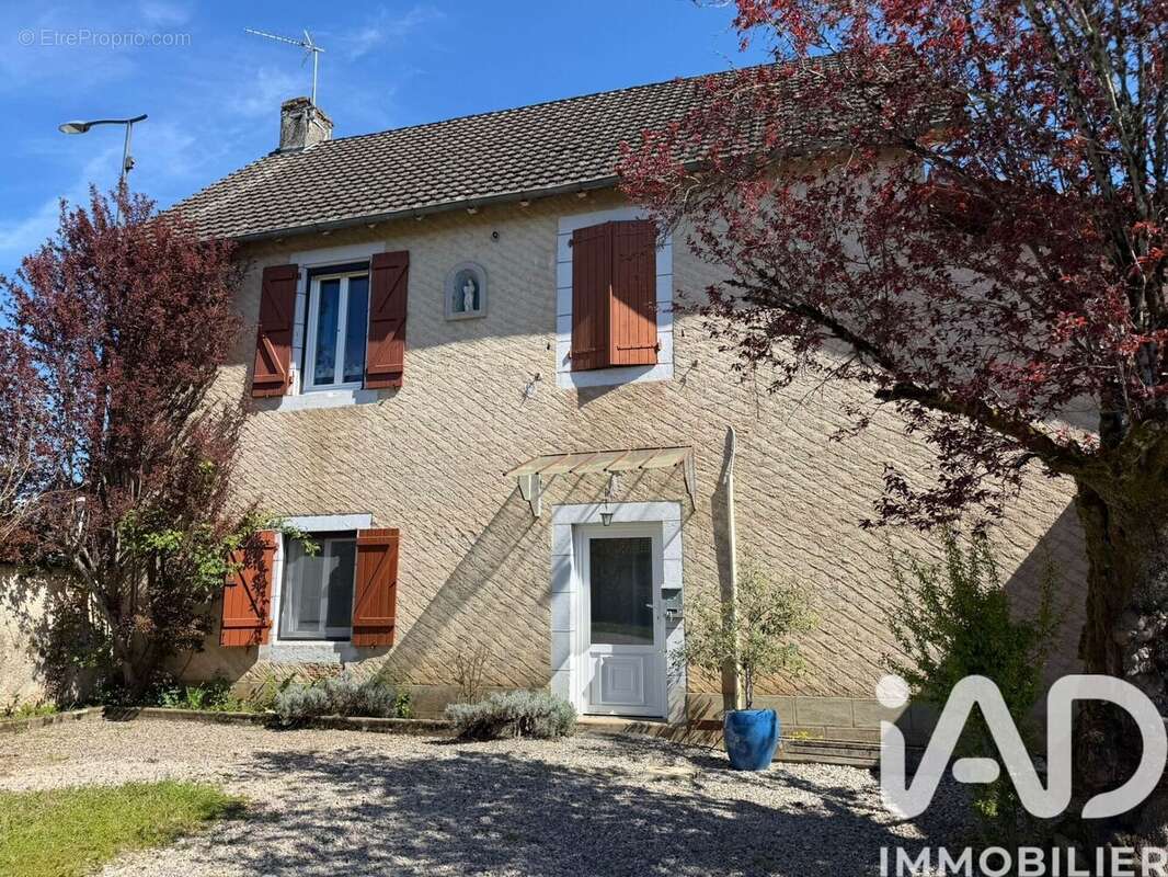 Maison 156 m² à Aynac  - photo 2